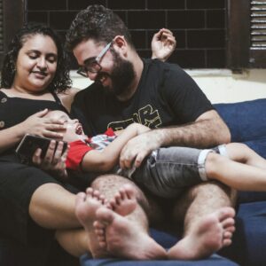 La familia como motor de cambio en la atención temprana del autismo (I): técnicas para conectar, comunicarse y aprender juntos en contexto natural