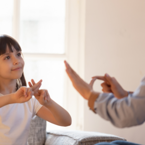 Comunicación Aumentativa y Alternativa. Desafíos y procedimientos que llevan al éxito.